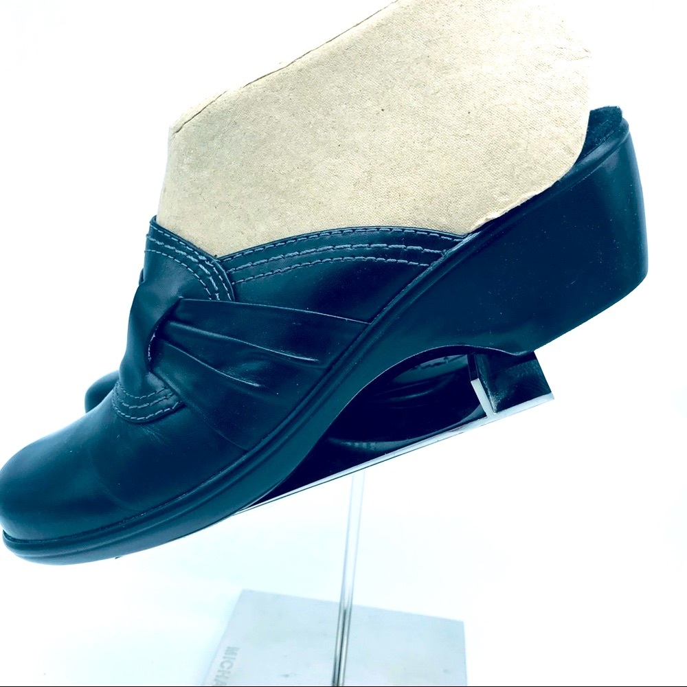Women’s Clark’s Clogs, Mules, Size 10 Never Worn,